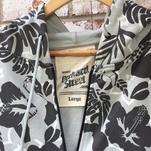 NEW and CRAZY NOT TO BUY! Unisex hoodie with pockets.Men or women.